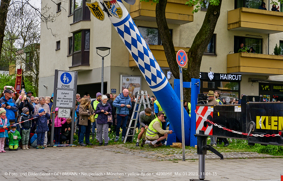 01.05.2023 - Maibaumaufstellung in Berg am Laim